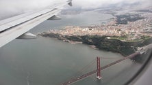Imagem de Covid-19: Partiu de Lisboa o primeiro dos voos humanitários que levarão para Angola 2 mil cidadãos