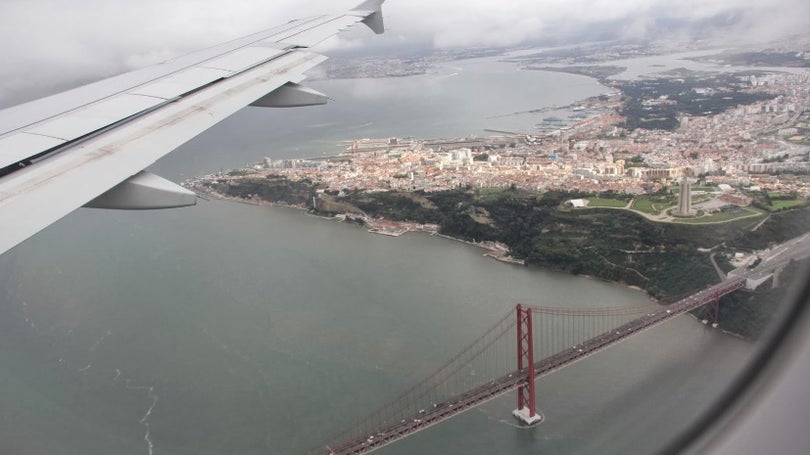 Imagem de Covid-19: Partiu de Lisboa o primeiro dos voos humanitários que levarão para Angola 2 mil cidadãos