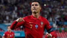 Ronaldo continua na frente