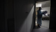 Imagem de Covid-19: Mais 63 mortes e 2.436 novos casos nas últimas 24 horas