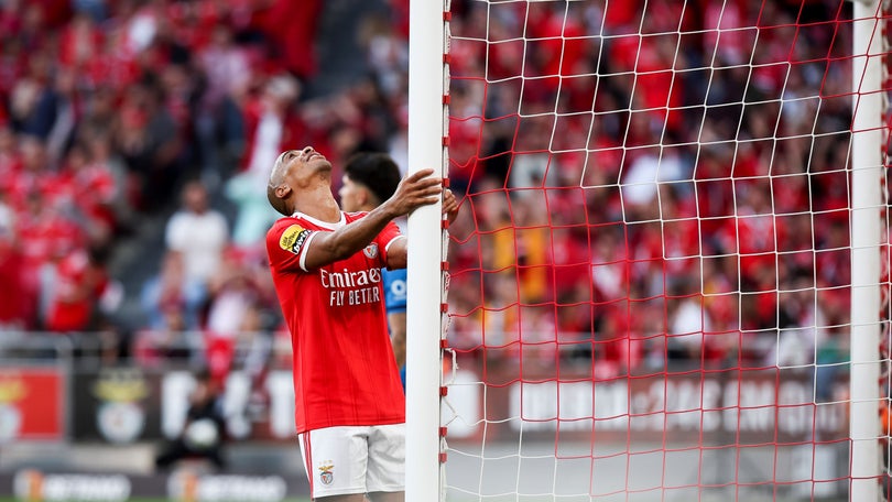 Imagem de Benfica regressa às vitórias e repõe vantagem na liderança