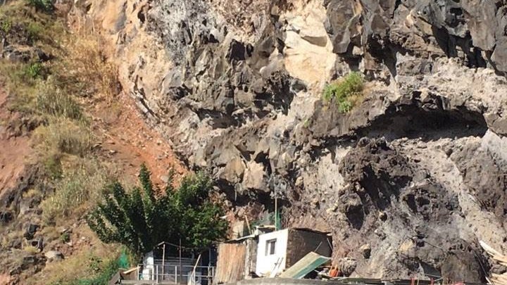 Imagem de Família realojada pelo Governo da Madeira após derrocada na Calheta
