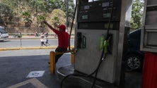 Imagem de Falta de gasolina motiva protestos em estações de serviço de Caracas