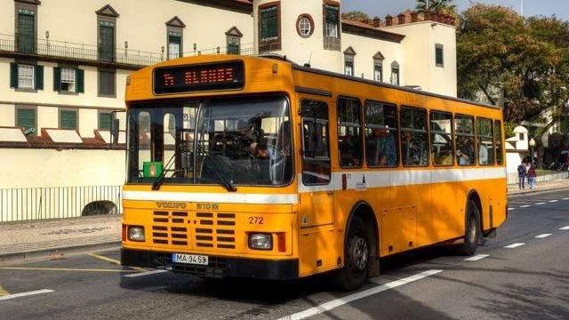 Covid-19: PCP quer reposição de horários e reforço de carreiras nos transportes do Funchal