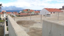 Imagem de Autarquia da Horta vai demolir duas lajes do parque de estacionamento da rua de São João