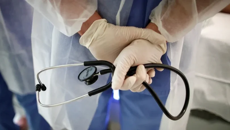 Imagem de Médicos de família e farmacêuticos voltam hoje à greve