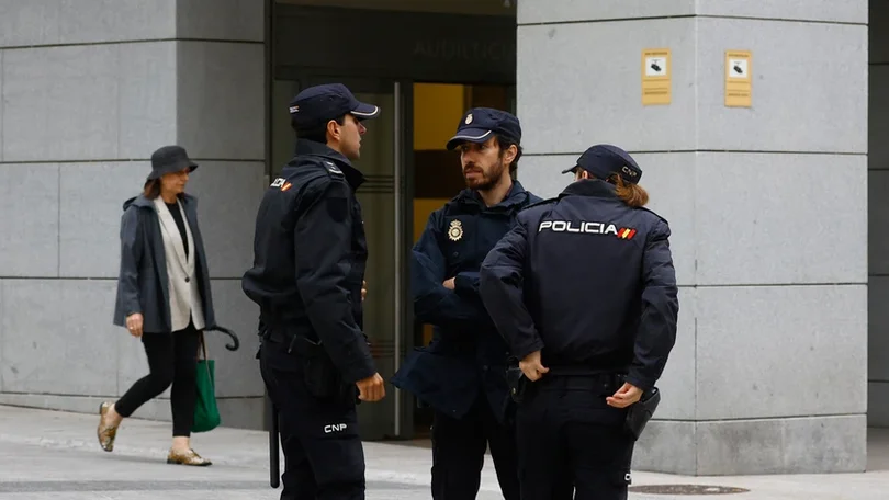Imagem de Menor fere vários professores e alunos com arma branca em escola no sul de Espanha