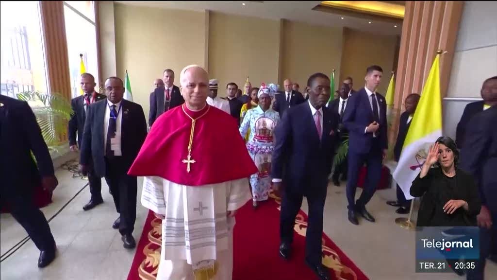 Papa já está na Guiné-Equatorial, última etapa da viagem a África