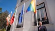 Imagem de Costa promete combate à discriminação sexual e hasteia bandeira do arco-íris em S. Bento