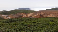 Imagem de Deputados da República visitaram obras da futura barragem do Paul da Serra