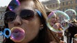 Imagem de Jovens são mais instruídos, têm menos trabalho e emigram mais do que há 20 anos