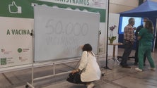 Imagem de 50 mil pessoas com a vacinação completa (vídeo)