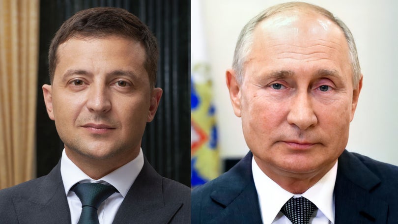 Imagem de Ucrânia: Kiev e Moscovo clamam progressos na linha da frente