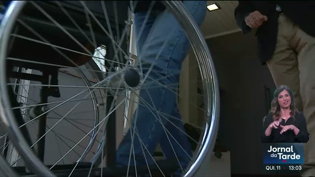 Imagem de PSU. Governo vai pôr pessoas com deficiência ou com cancro a fazer trabalho social