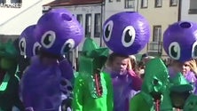 Desfile leva crianças às ruas da Horta (Vídeo)