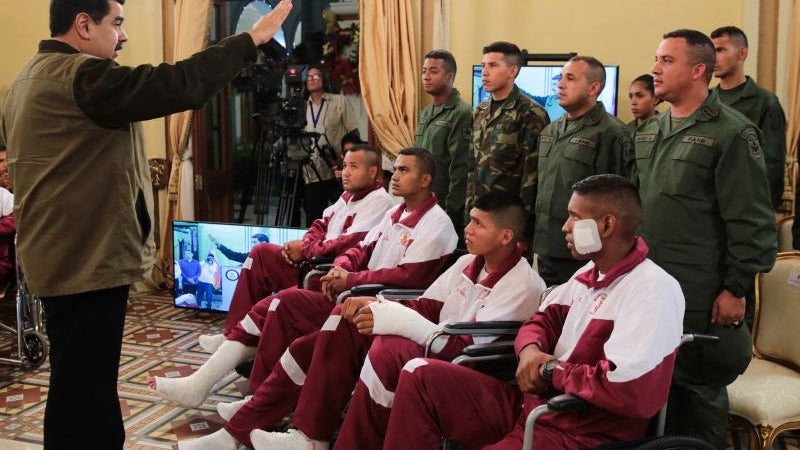 Imagem de Jornalistas impedidos de cobrir conferência de imprensa de militares na Venezuela