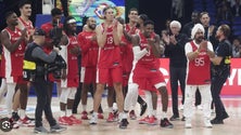 Imagem de Canadá surpreende os  Estados Unidos no basquetebol