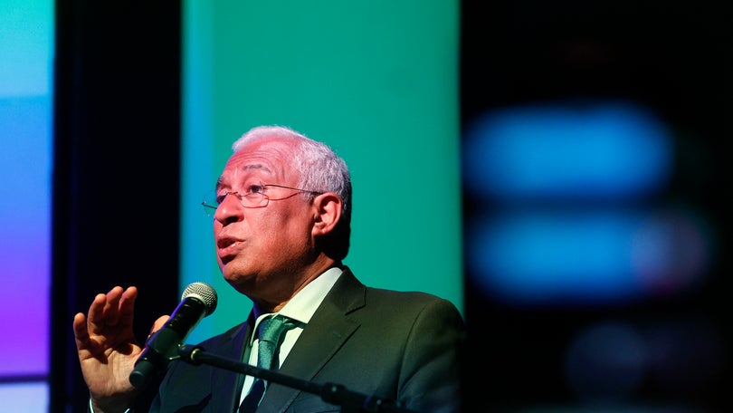 Imagem de Costa assinala que 150 mil famílias começam hoje a receber apoio de renda