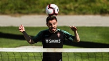 Imagem de Bernardo Silva falha arranque da preparação de Portugal