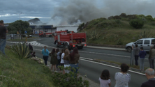 Incêndio arrasa terminal de cargas da Graciosa (Vídeo)