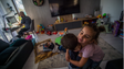 Imagem de Mães relatam dificuldades em conciliar teletrabalho com filhos em casa (Vídeo)