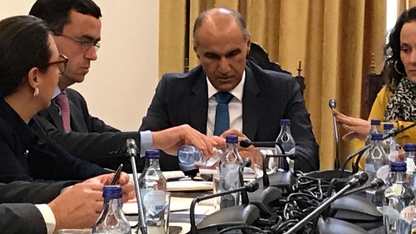 Imagem de Salários em atraso no ensino particular “sanados” até ao final do ano – Governo Regional