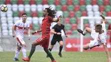 Imagem de Seleção portuguesa de sub-17 empata e adia contas do apuramento