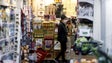 Imagem de Covid-19: Estabelecimentos comerciais impõem medidas de segurança (Vídeo)