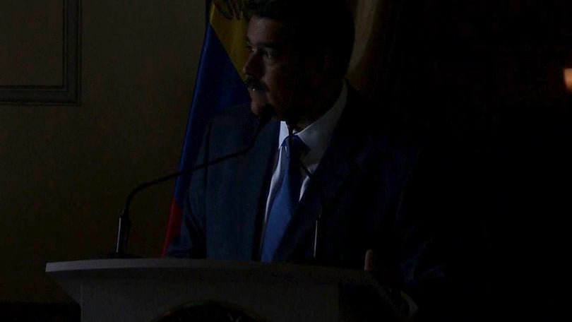 Apagão deixou Caracas às escuras e interrompeu conferência de imprensa de Maduro