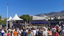 Imagem de Jovens atentos aos discursos do Dia de Portugal (áudio)