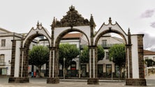 Imagem de Ilha Terceira e concelho de Ponta Delgada com alto risco de transmissão