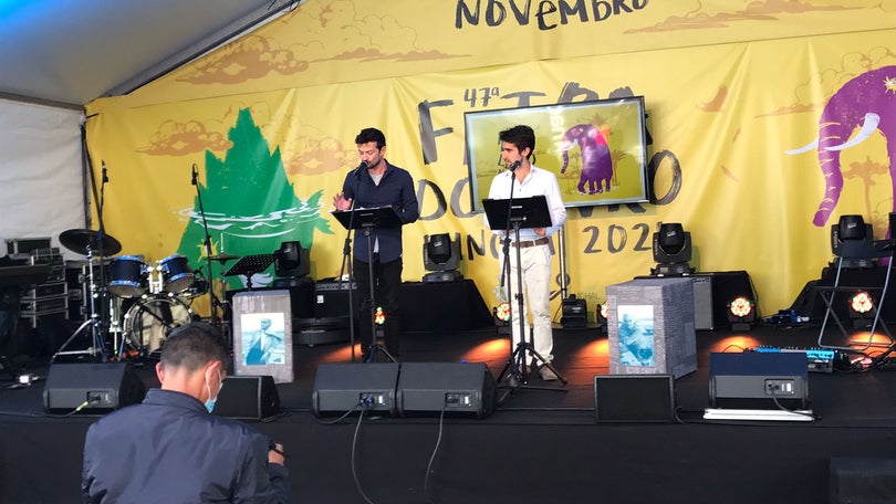 Imagem de Saramago em destaque na Feira do Livro