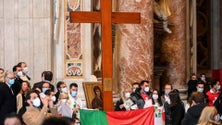Imagem de Símbolos da Jornada Mundial da Juventude na Madeira