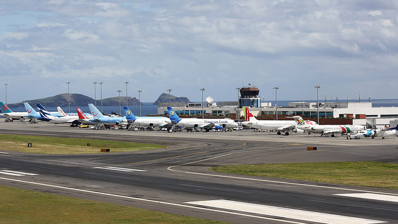 Imagem de Vento faz desviar 18 aviões e cancela três voos na Madeira