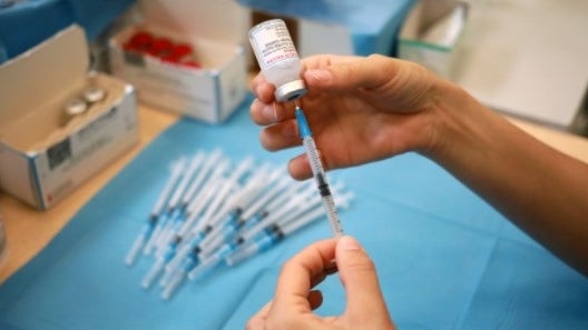 Imagem de Mais de 18 mil reações adversas às vacinas