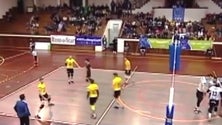 Imagem de Voleibol europeu: Fonte do Bastardo a caminho da eliminatória seguinte (Vídeo)