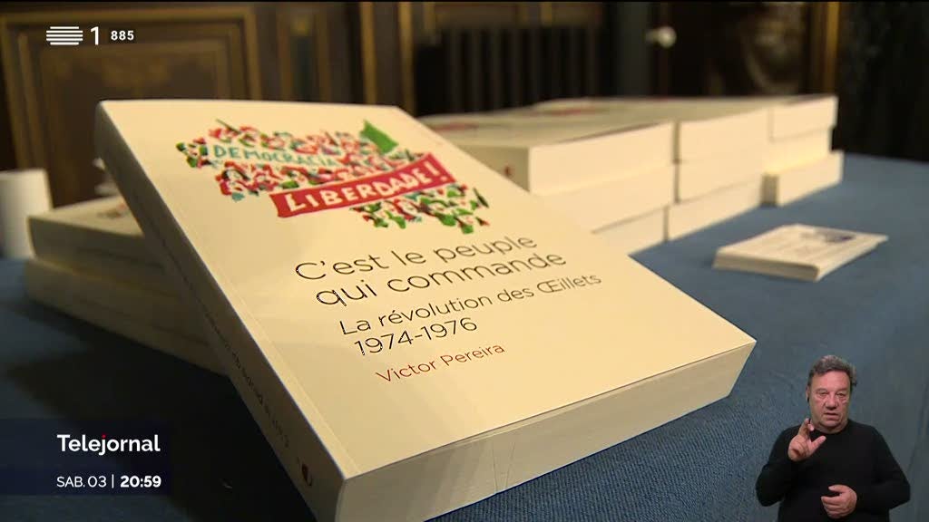 25 de Abril. O livro que conta aos franceses a história da revolução