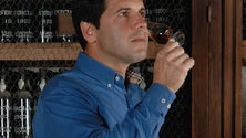 Imagem de Francisco Albuquerque vai validar a mais antiga coleção de Vinho Madeira descoberta nos EUA