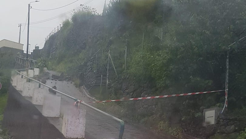 Imagem de Via encerrada na Freguesia de Machico
