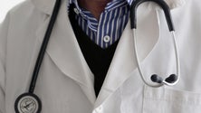 Imagem de Médicos pedem critérios da carência nas especialidades