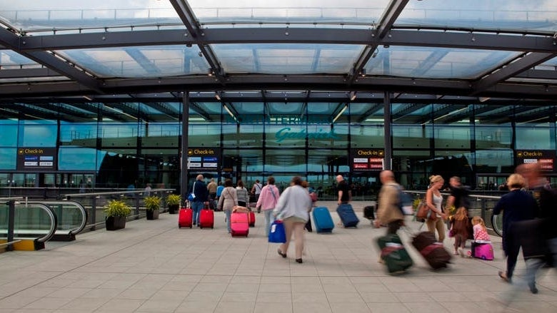 Imagem de Reino Unido proíbe viagens até 17 de maio