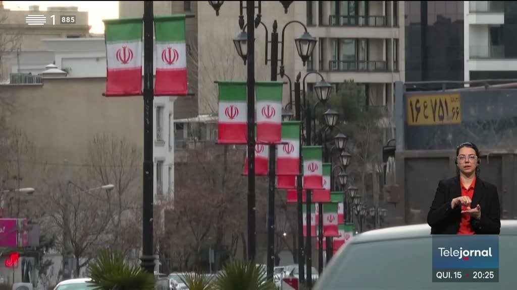 Imagem de Treinador Sá Pinto é um dos portugueses que escolheu ficar no Irão