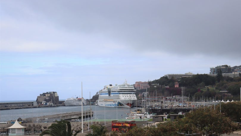 Imagem de «AIDAsol» de regresso ao Porto do Funchal, com 2557 pessoas