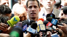Imagem de Guaidó também pede ajuda do Papa Francisco para sair da crise