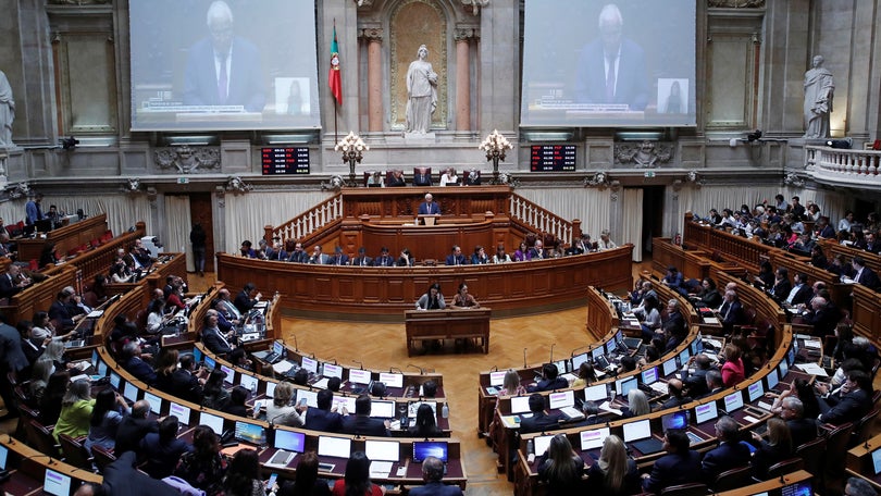 Imagem de Governo vai aprovar diploma que obriga bancos a renegociar contratos de crédito à habitação