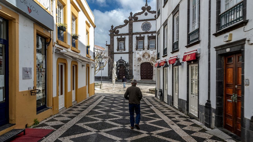 Covid-19: Açores com três novos casos em São Miguel