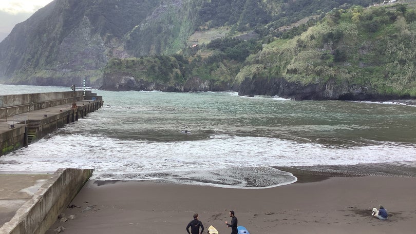 Imagem de Seixal entre as melhores praias de areia preta do mundo