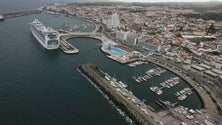 Encontradas âncoras e uma embarcação na bacia do porto de Ponta Delgada (Vídeo)