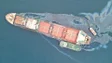 Fuga de óleo de cargueiro encalhado em Gibraltar chega à costa espanhola