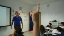 Escolas têm 1.262 professores a dar aulas sem serem profissionalizados